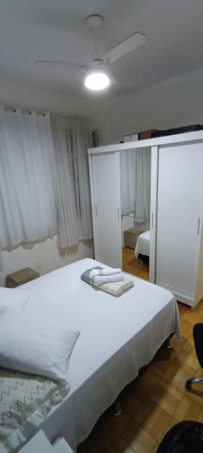 Em Copacabana 2 Quadras Da Hébergement de vacances *